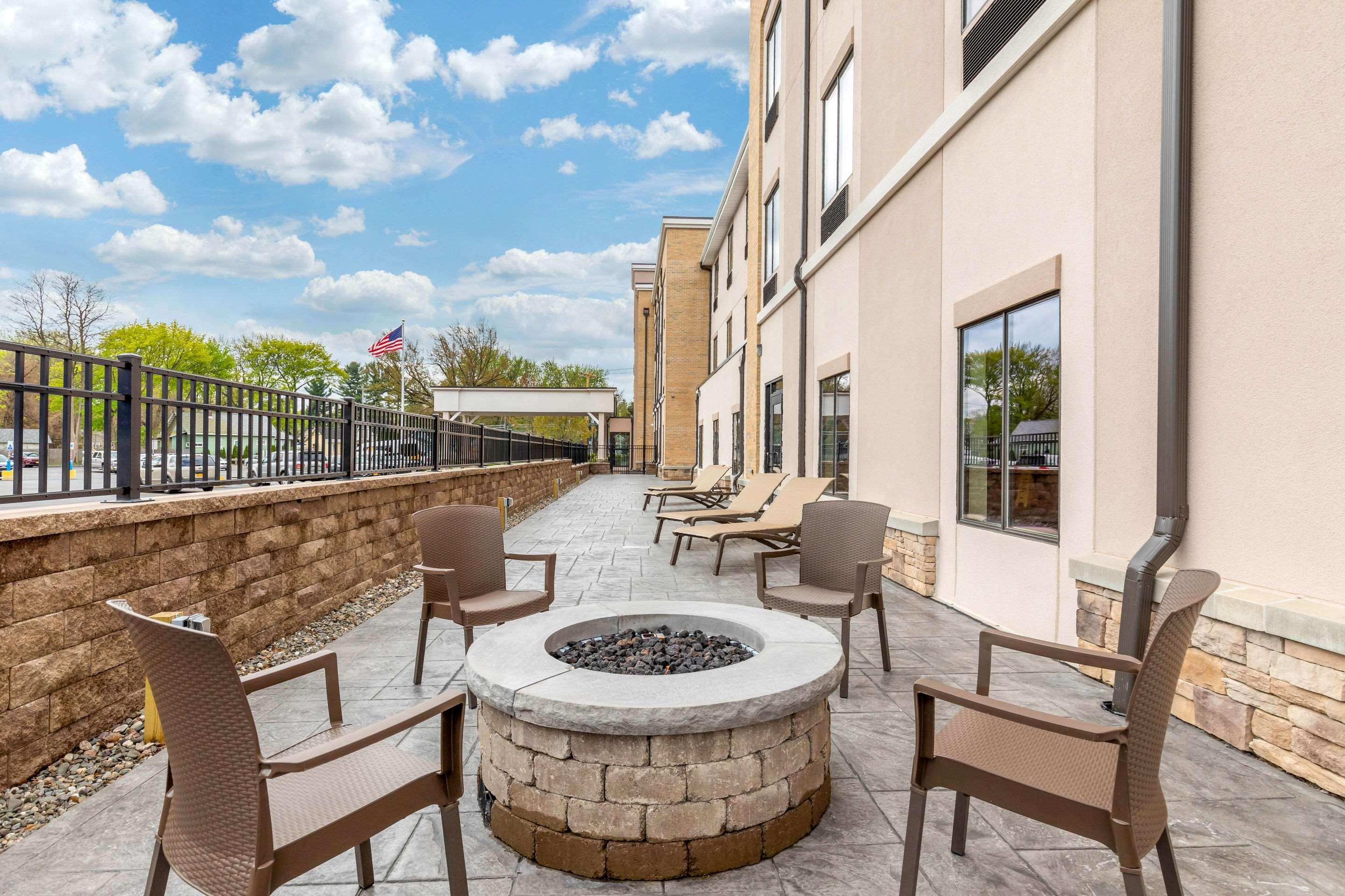 Comfort Inn & Suites Schenectady - Scotia Εξωτερικό φωτογραφία
