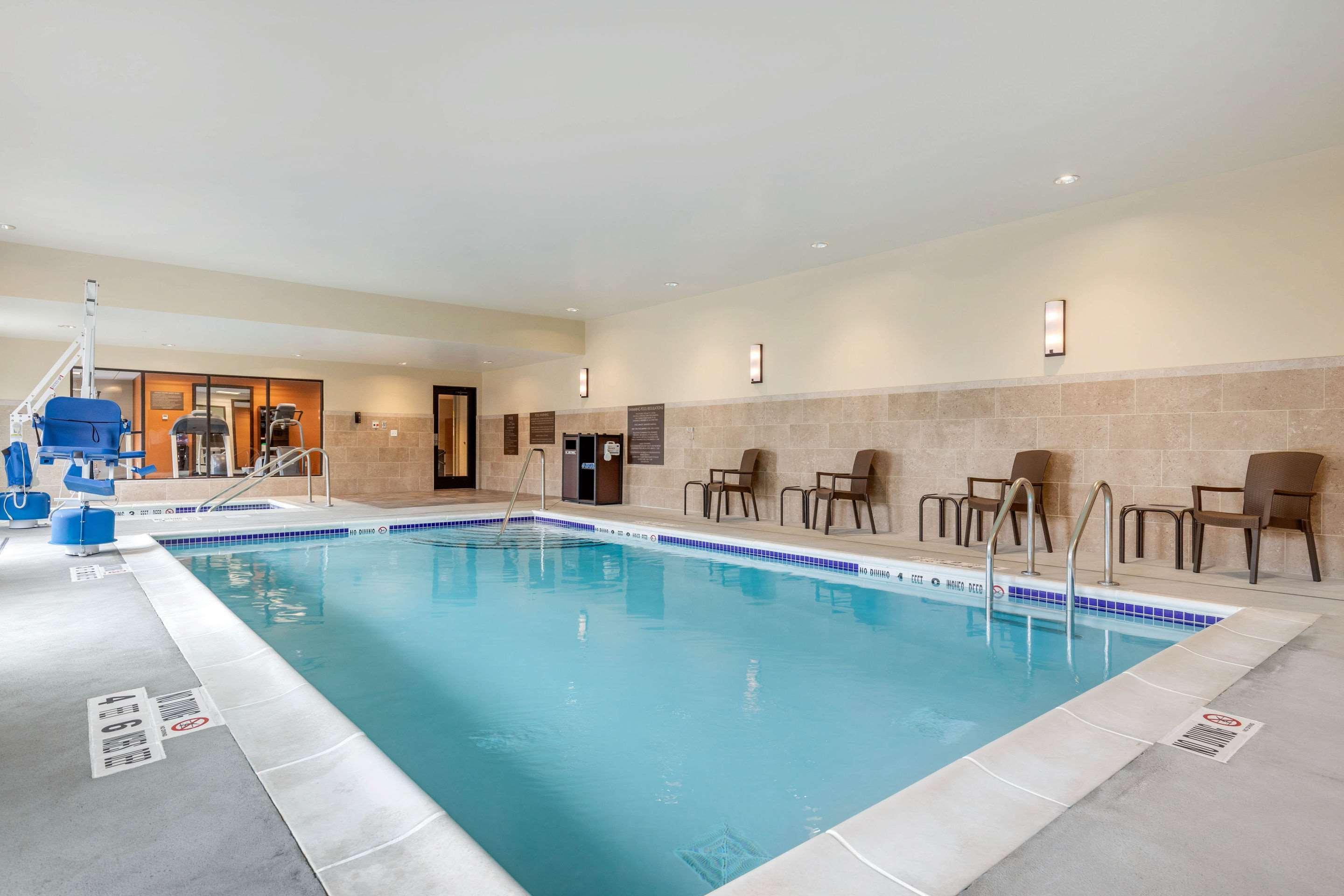 Comfort Inn & Suites Schenectady - Scotia Εξωτερικό φωτογραφία